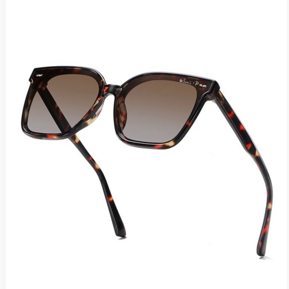 Tortoiseshell Square Sunglasses